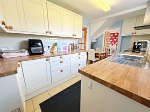 Kitchen- click for photo gallery